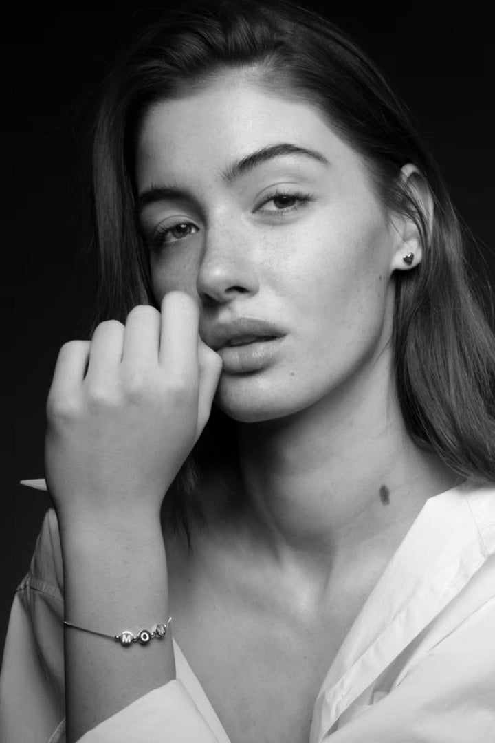 The Pebble Heart Studs- Gold