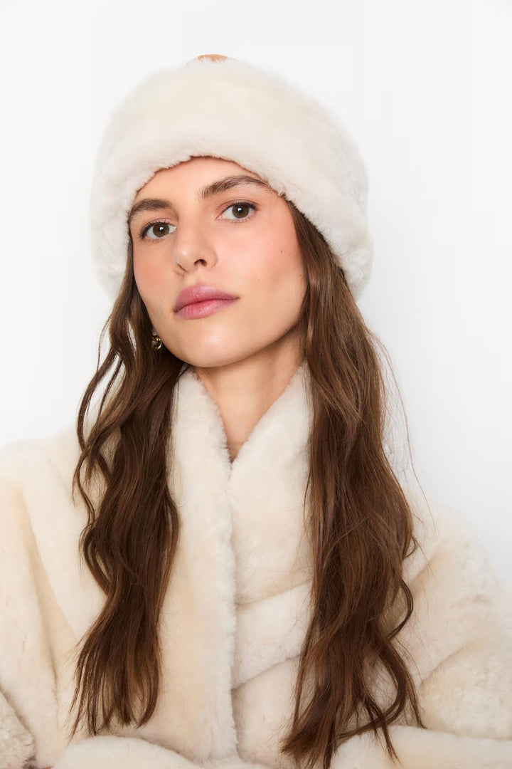 Azta Beanie - Camel Suede