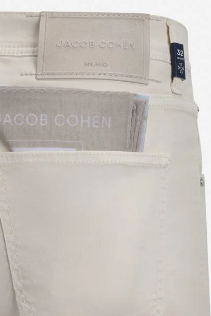 Nicolas Slim Fit Bermuda Off White