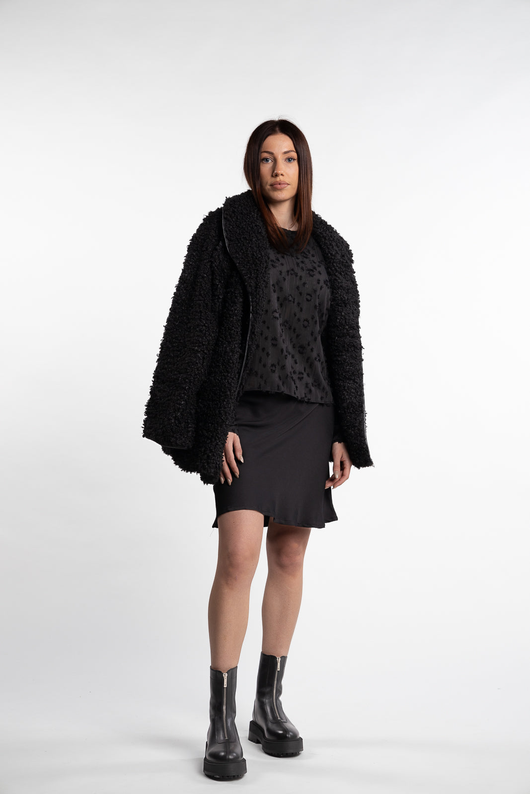 Muffe Coat- Black