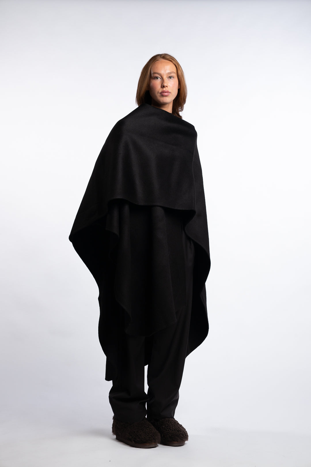 Camoens Shawl- Black