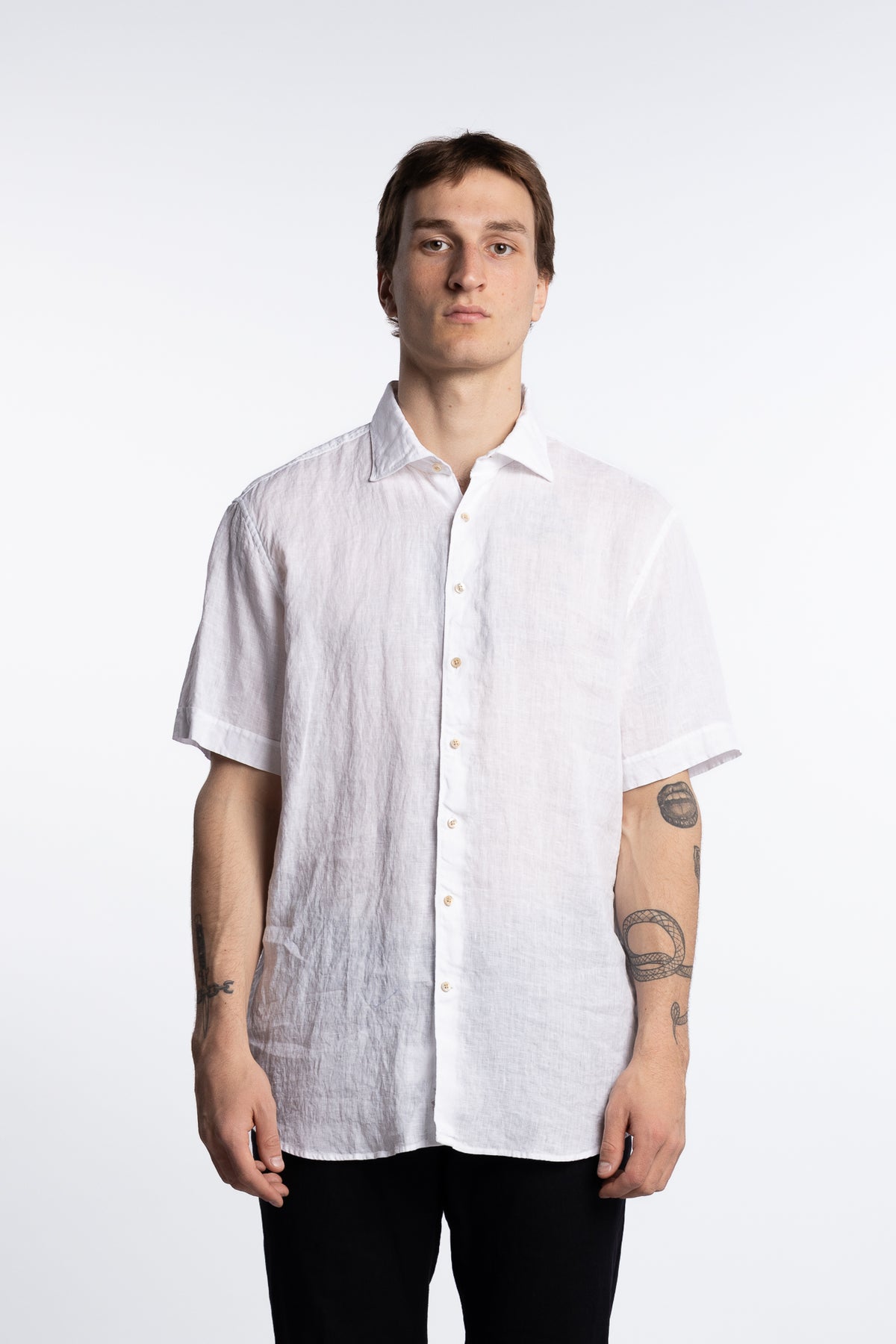 Fitted Body Linen Shortsleeve Shirt White