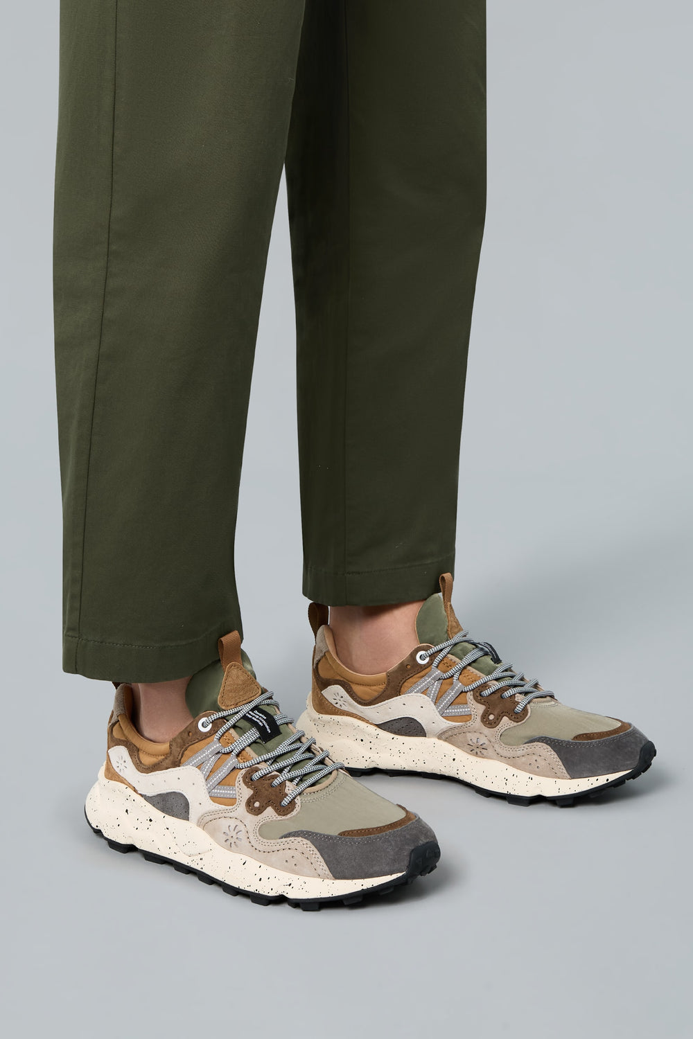 Flower Mountain Yamano 3 Dark Grey