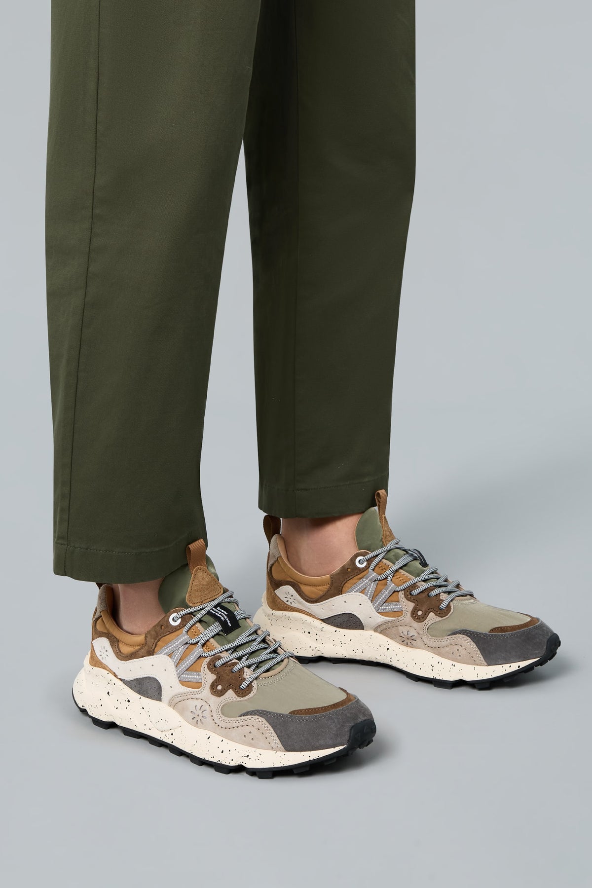Flower Mountain Yamano 3 Dark Grey