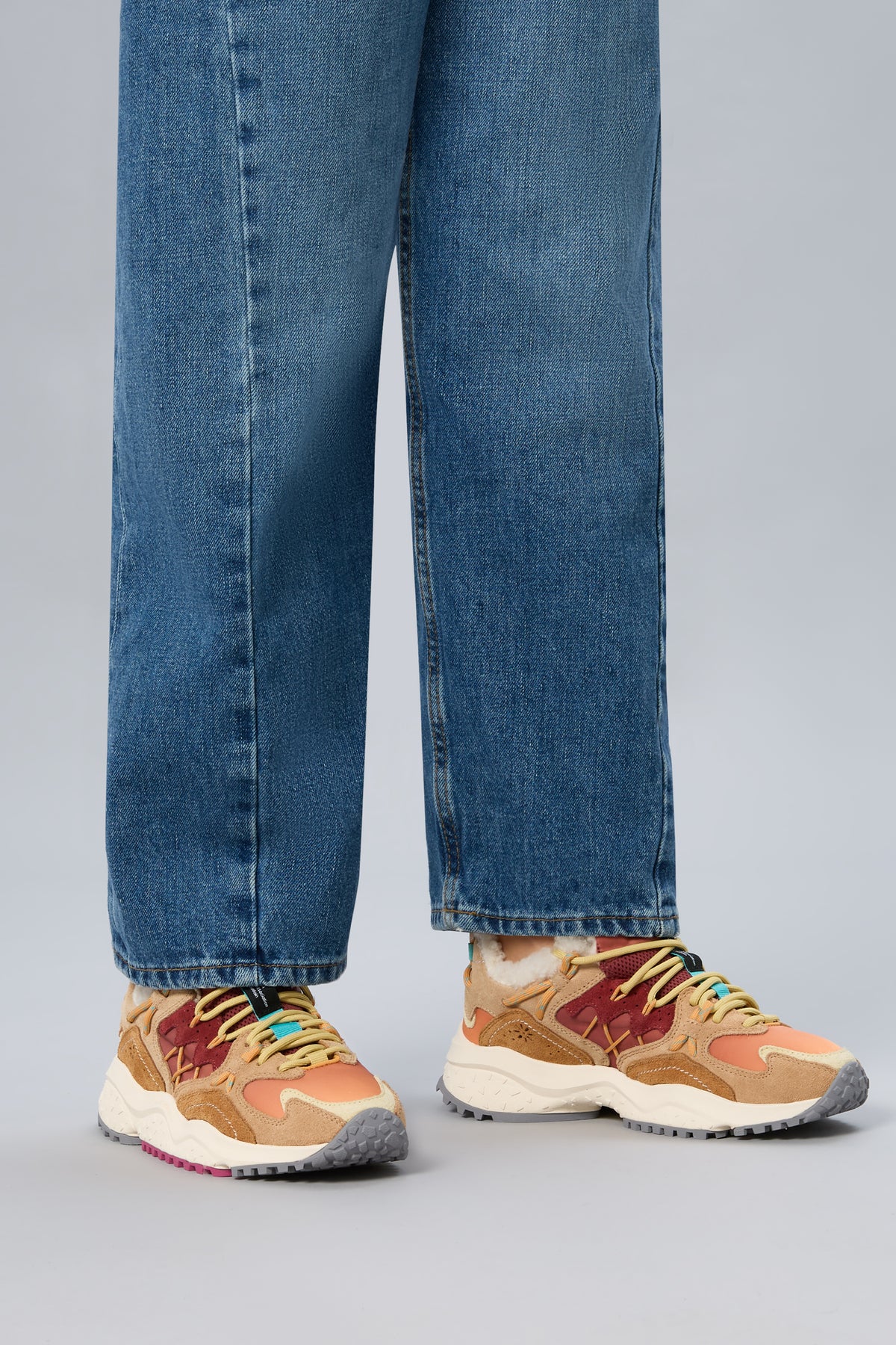 Flower Mountain Yambushi Woman Orange/Cognac/Warm Orange - på modell