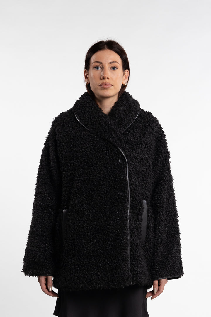 Muffe Coat- Black