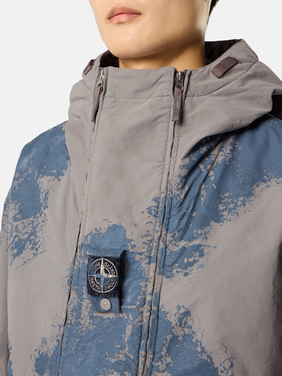 Q100031 Hand Painted David Light-Tc Short Parka - detalj bryst med badge