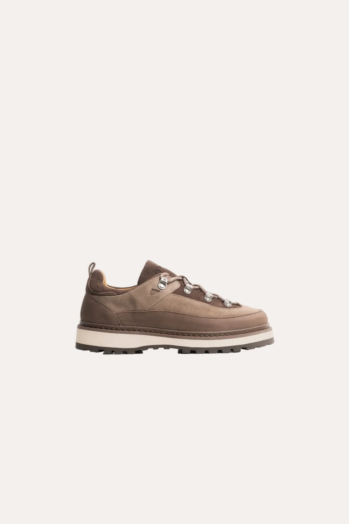 Tag Cap Low Taupe packshot
