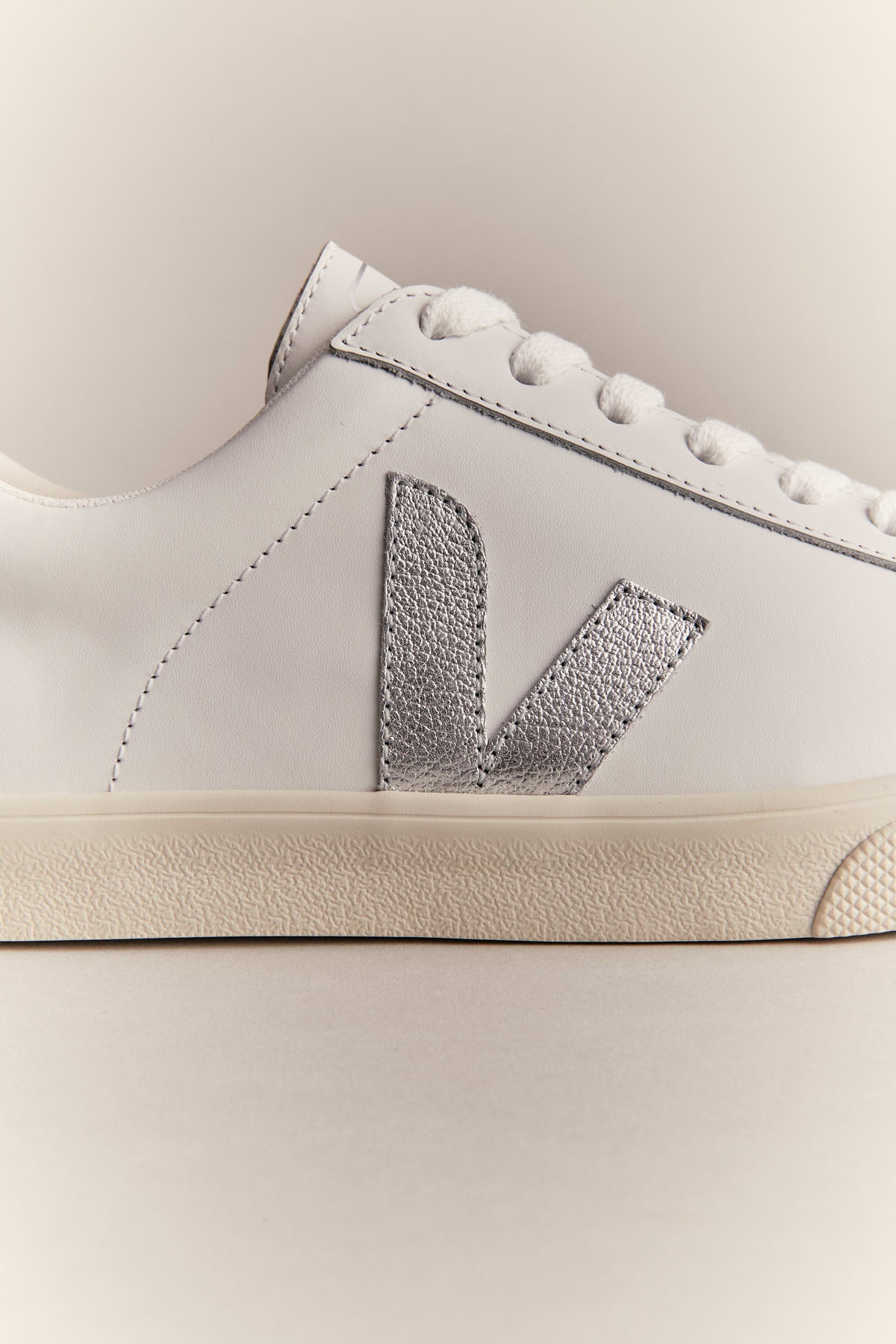 Esplar Logo Extra White Silver – detalj