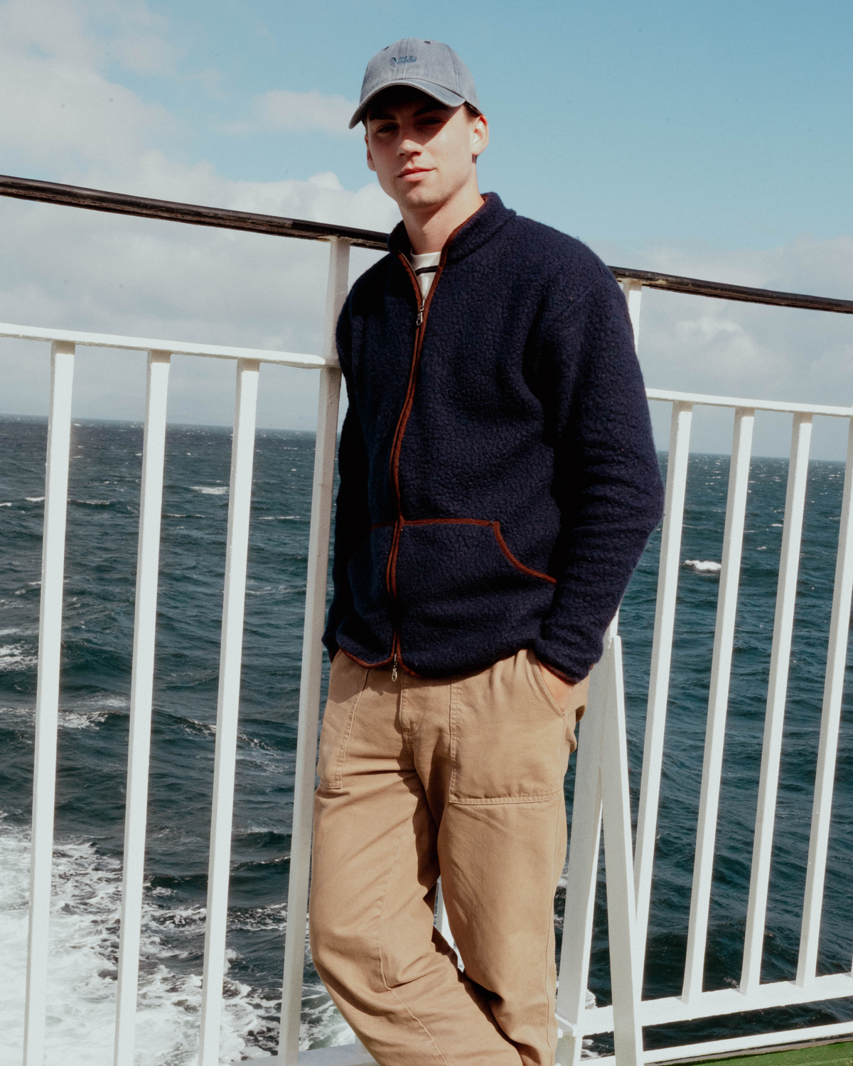 Wool Fleece Sweater Navy - modellbilde