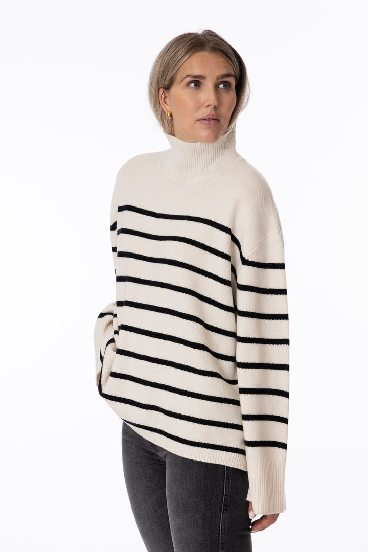 Courtney Sweater Ivory and black stripe-Genser-Bogartstore