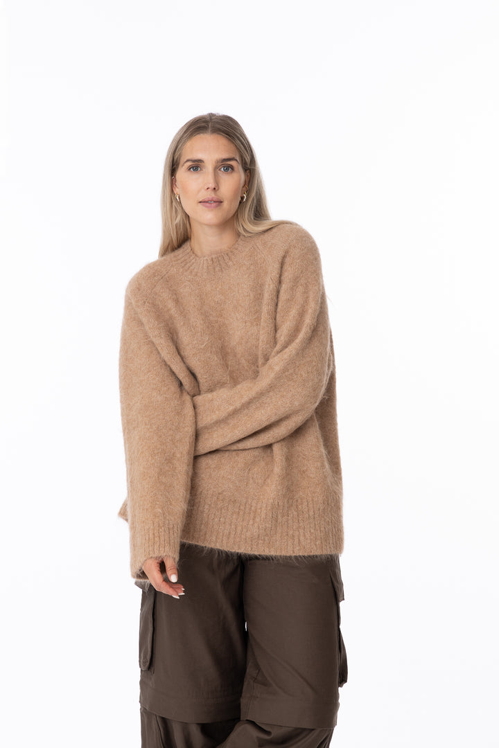 Fure Fluffy Knit Sweater- Beige-Genser-Bogartstore
