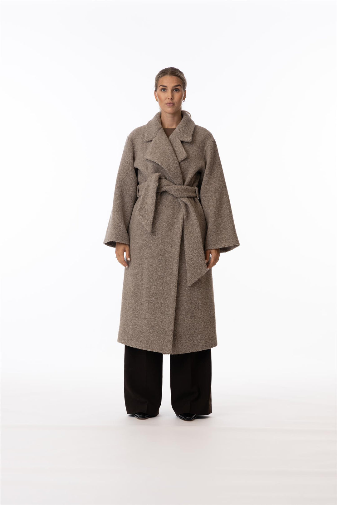 Belted cluth coat bouclé- Taupe-Harris Wharf London-Bogartstore