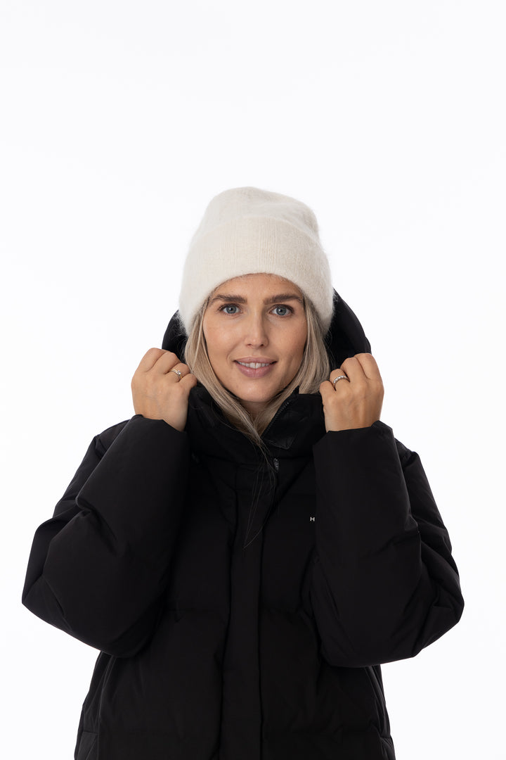 Erica Fluffy Beanie- Ecru-Holzweiler-Bogartstore